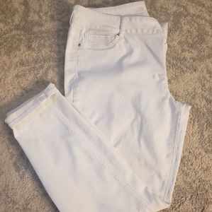 Maurice's white stretch skinny jeans